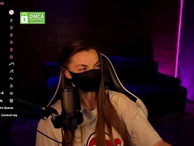 AliceFoXy webcam