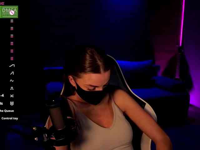 AliceFoXy webcam