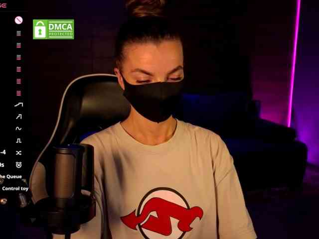 AliceFoXy webcam