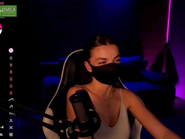 AliceFoXy webcam