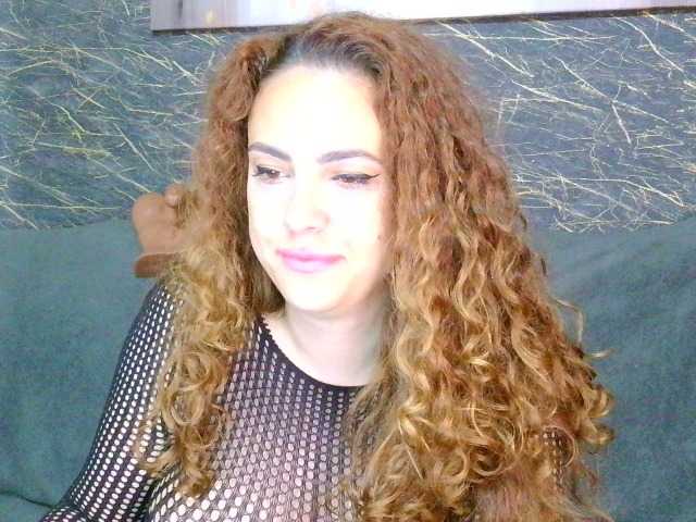 curlygirl35 live cam on BongaCams