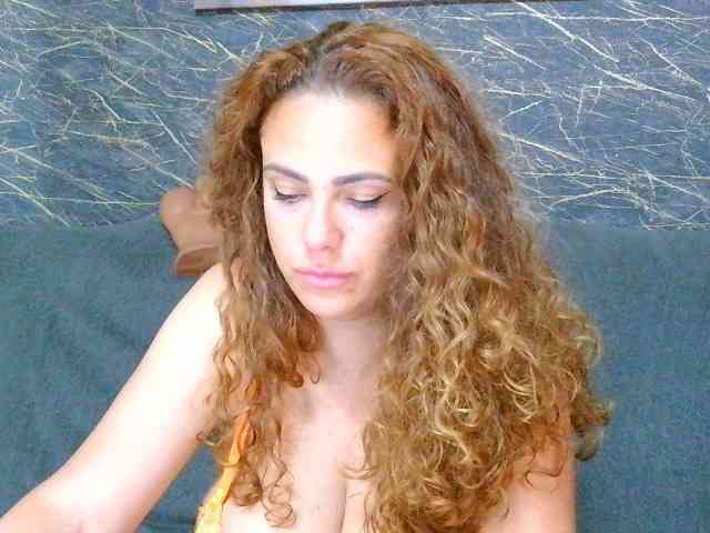 Modèle: curlygirl35