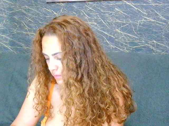 Modèle: curlygirl35
