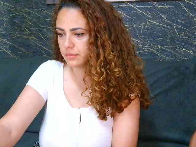 curlygirl35 webcam