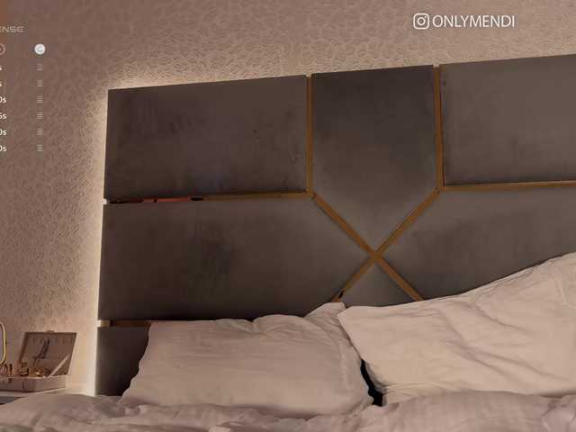 MENNDI live webcam show