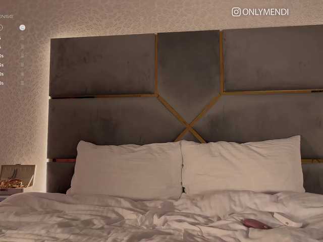 MENNDI live webcam show