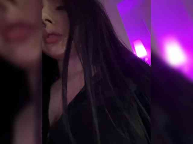 mendi- Sex Cam Show