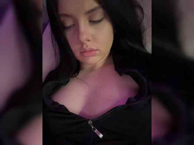 mendi- Sex Cam Show