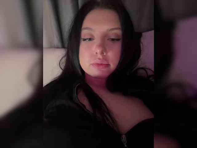 Modella: MENNDI