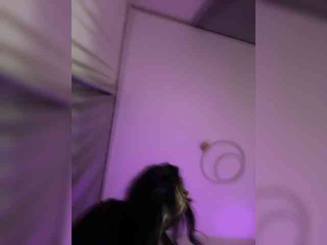 mendi- Sex Cam Show