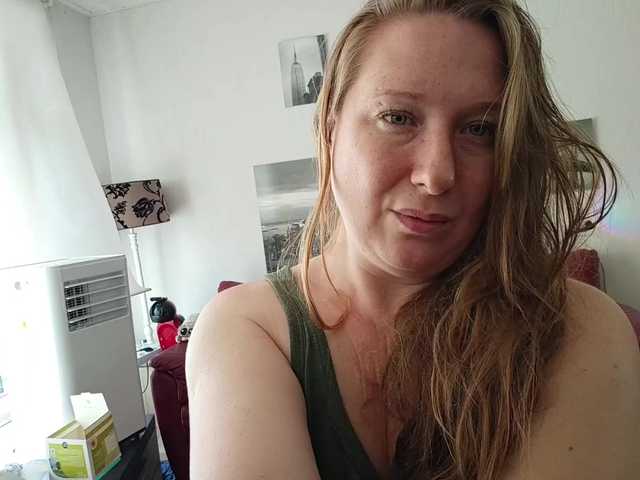 MazyMi live cam on BongaCams