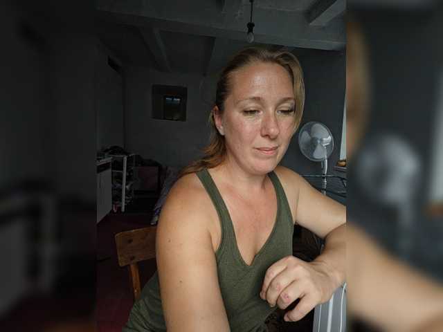 MazyMi live cam on BongaCams
