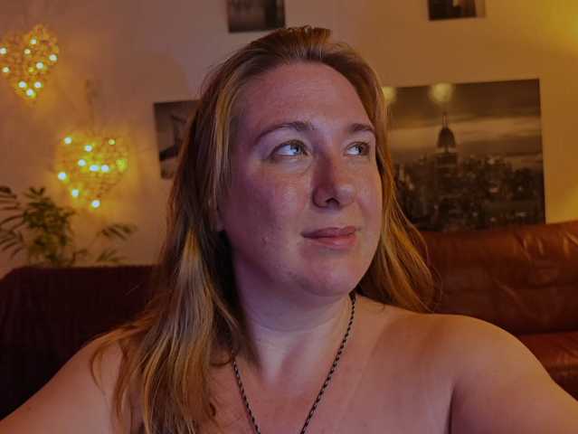 MazyMi live cam on BongaCams