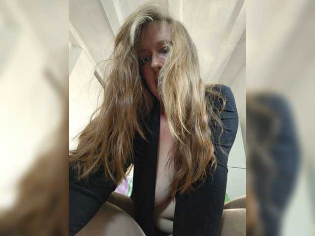 MazyMi's BongaCams show and profile