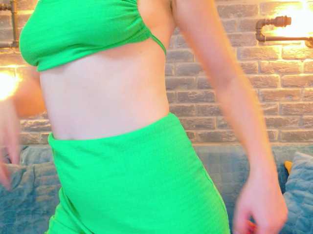 Lisa-Caprice live cam on BongaCams