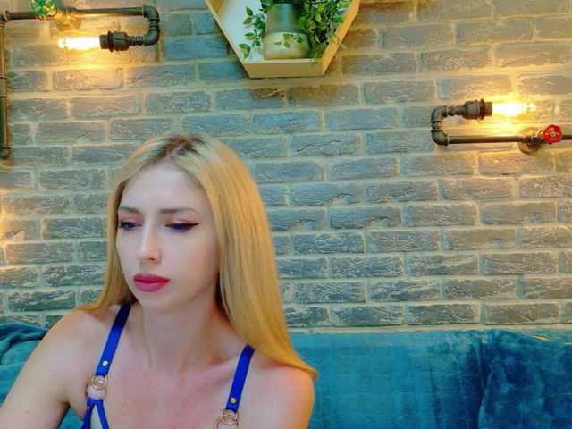 Lisa-Caprice live webcam show