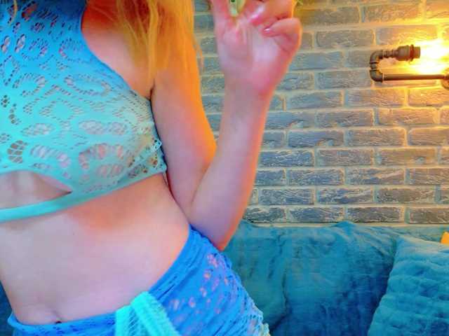 Lisa-Caprice live webcam show