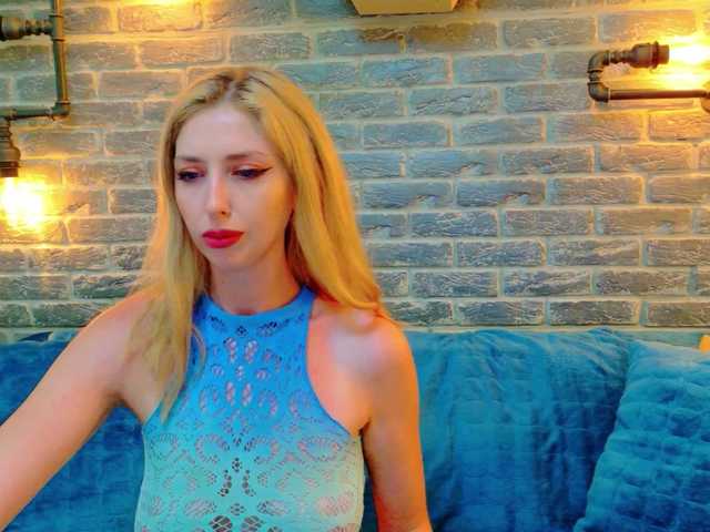 Lisa-Caprice live webcam show