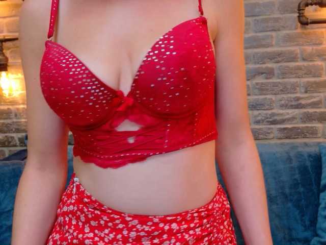 Lisa-Caprice, en vivo ahora en BongaCams