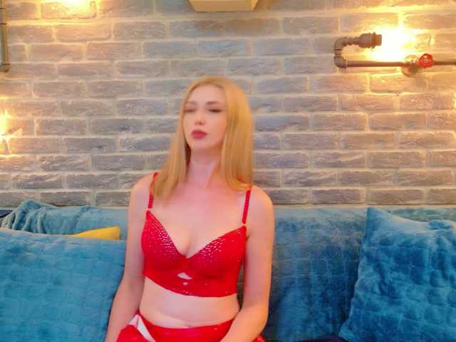 Lisa-Caprice live cam on BongaCams
