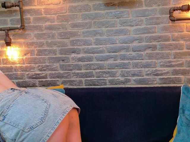 Lisa-Caprice live cam on BongaCams