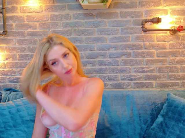 Lisa-Caprice live webcam show