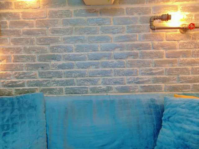 Lisa-Caprice live cam on BongaCams