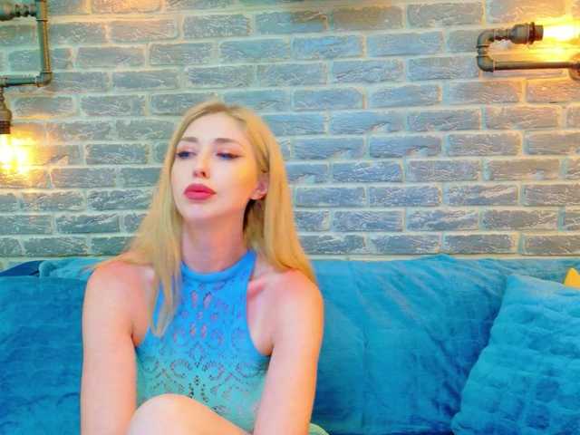 Lisa-Caprice live webcam show