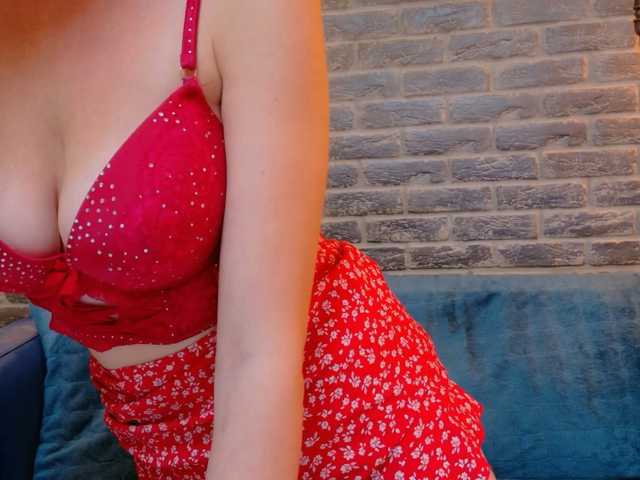 Lisa-Caprice live cam on BongaCams