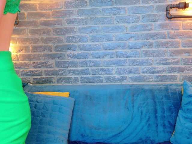 Lisa-Caprice live cam on BongaCams