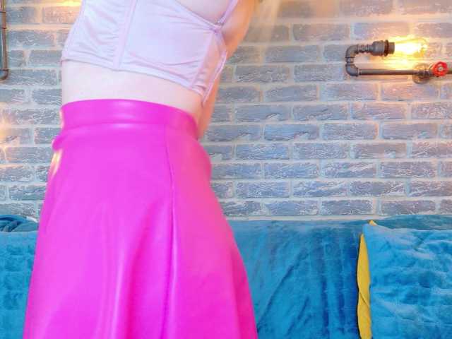 Lisa-Caprice live cam on BongaCams