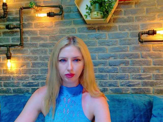 Lisa-Caprice live webcam show