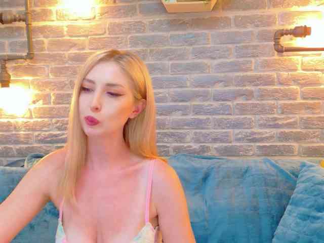 Lisa-Caprice webcam