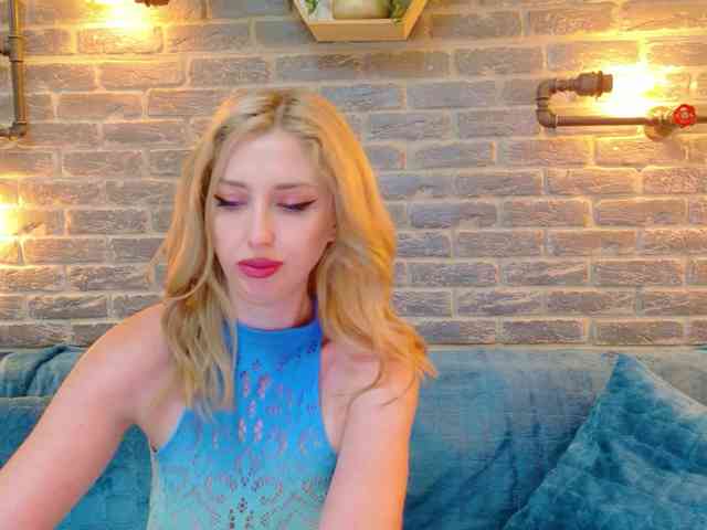 Lisa-Caprice webcam