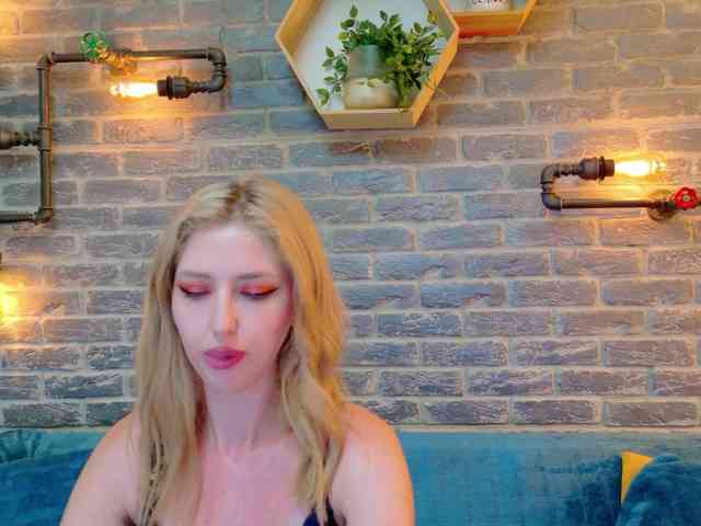 Lisa-Caprice webcam