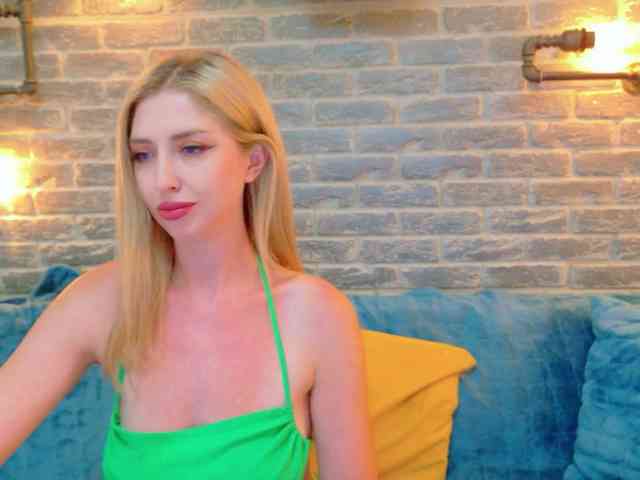 Lisa-Caprice webcam