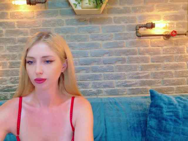 Lisa-Caprice webcam