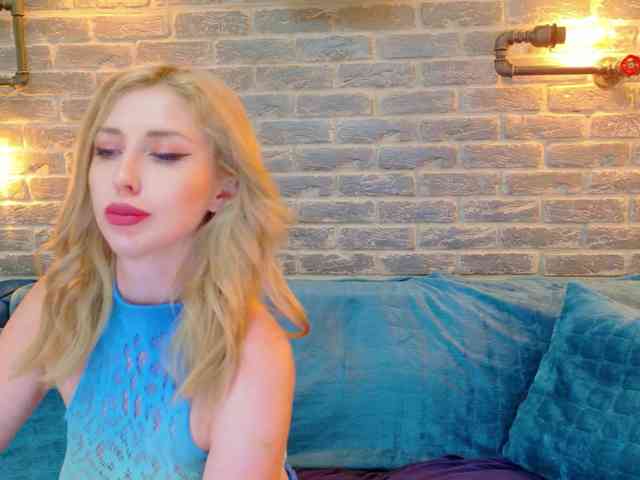 Lisa-Caprice webcam
