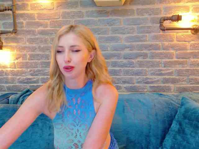 Lisa-Caprice webcam