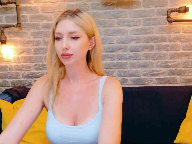 Lisa-Caprice webcam