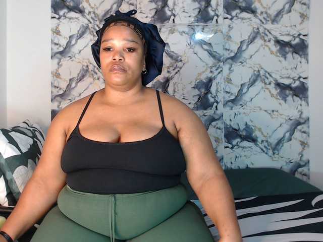 SexyChill1992 live cam on BongaCams