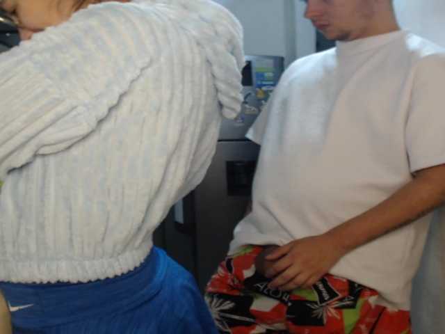 Kingofqueen23 live cam preview