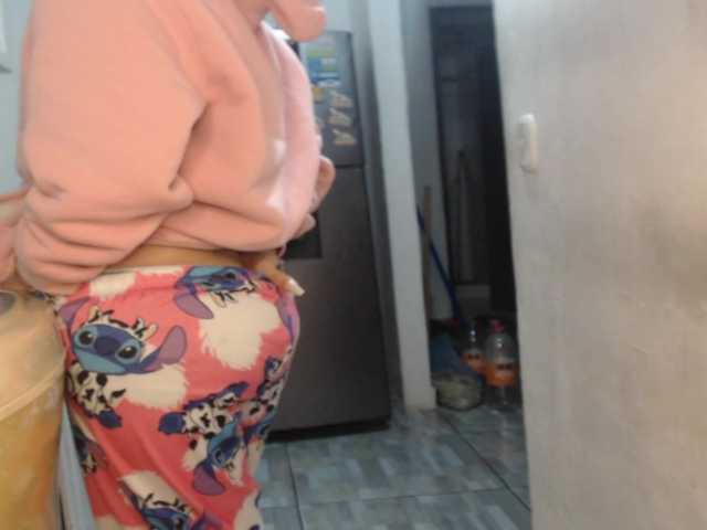 Kingofqueen23 live cam on BongaCams