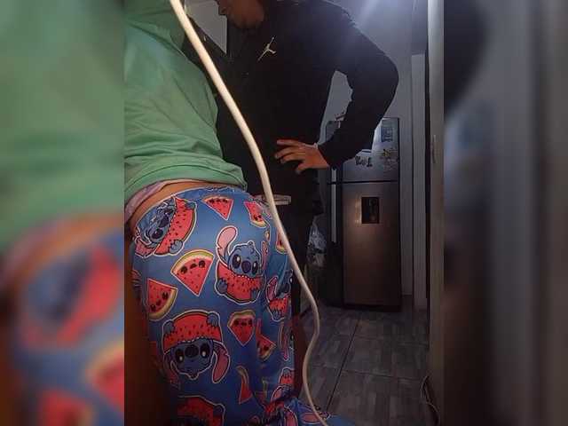 Kingofqueen23's BongaCams show and profile