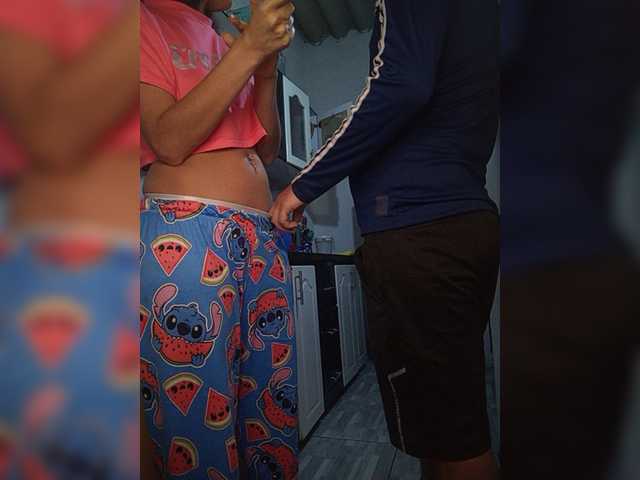 Kingofqueen23's BongaCams show and profile