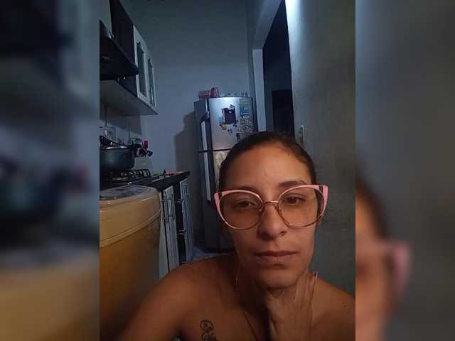 Kingofqueen23 live cam on BongaCams