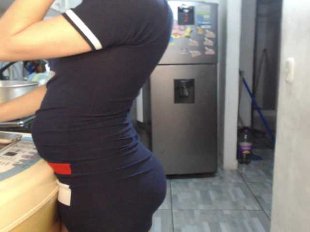 Kingofqueen23 live cam on BongaCams