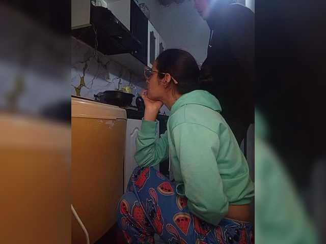 Kingofqueen23's BongaCams show and profile