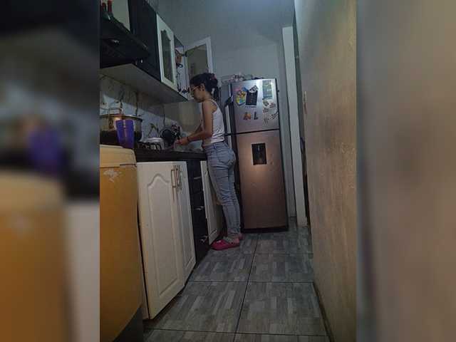 Kingofqueen23's BongaCams show and profile