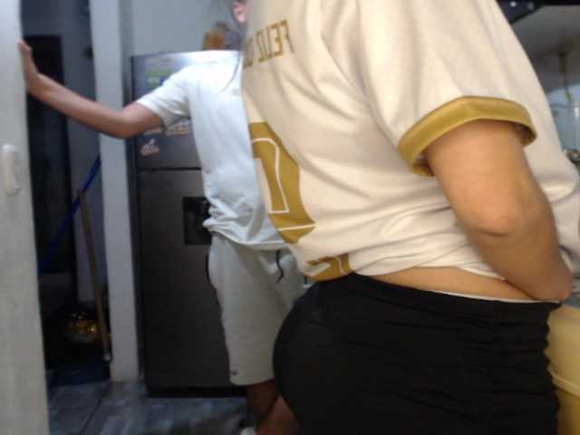 Kingofqueen23 live webcam show